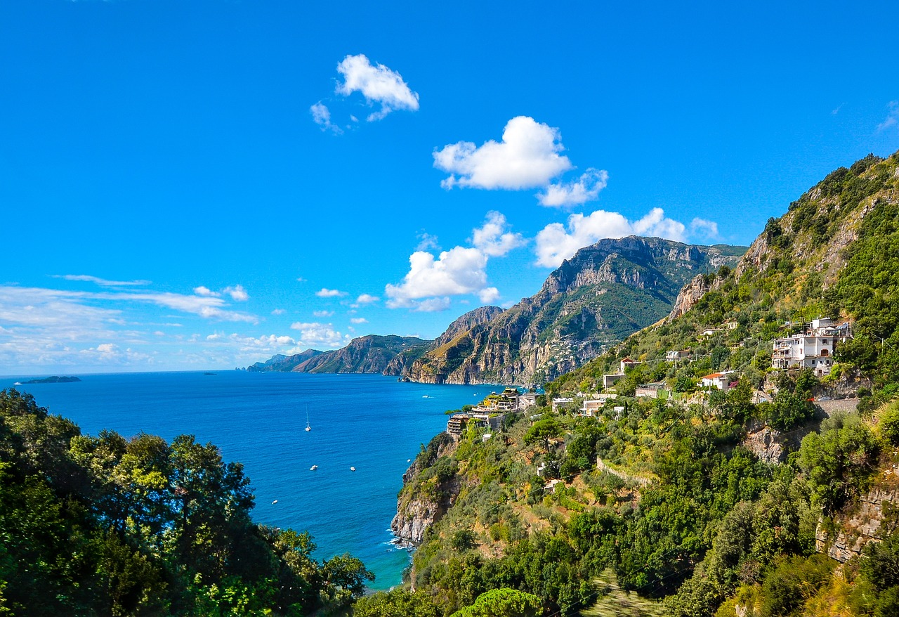 新疆5A级景区门票全免？假的—揭秘新疆旅游业的真实情况